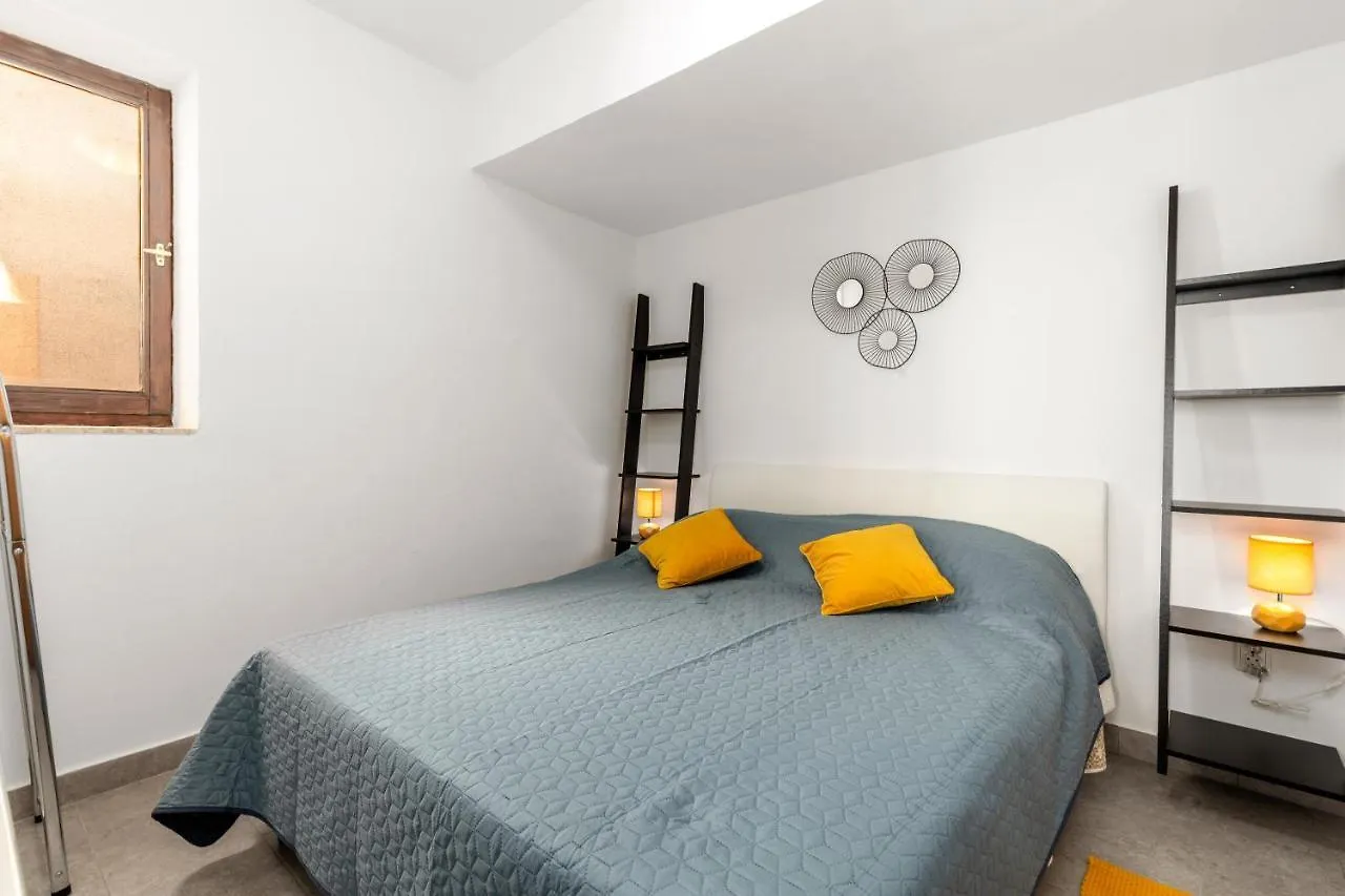Apartments Vilma Opatija 0*,